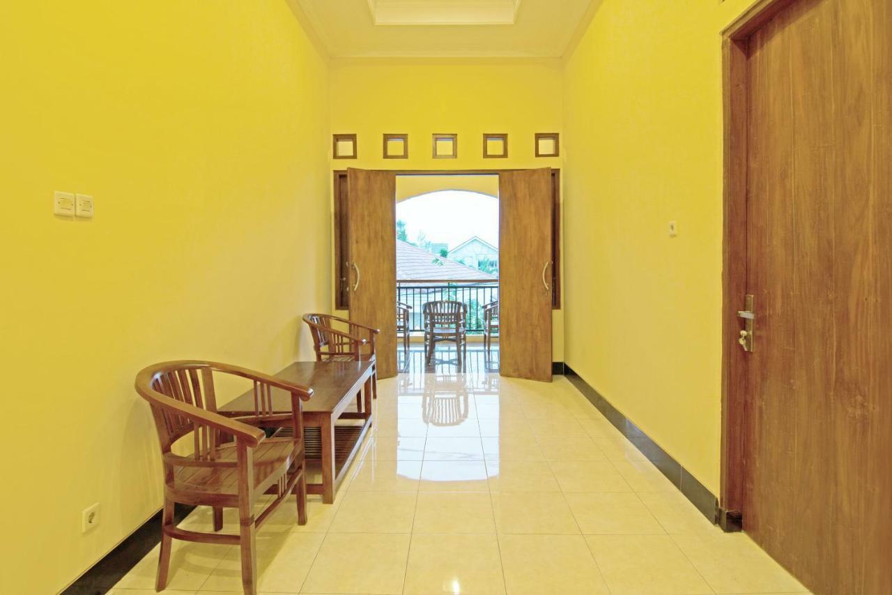 Oyo 931 Dara Dewi Homestay Yogyakarta Kültér fotó